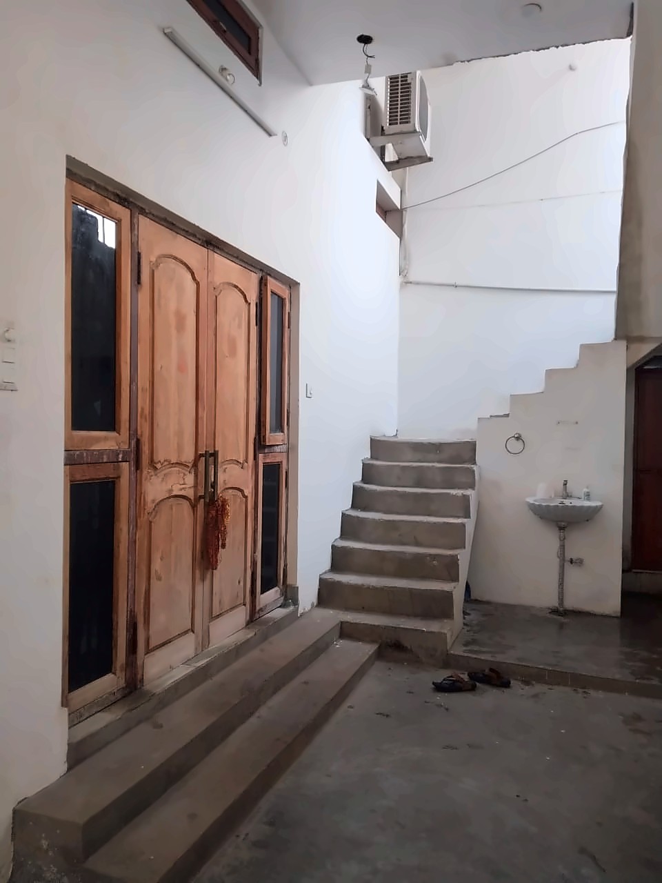 Corner House — 24×34 ft with Solar Panel, Sudama Nagar, Pandeypur — photo 2