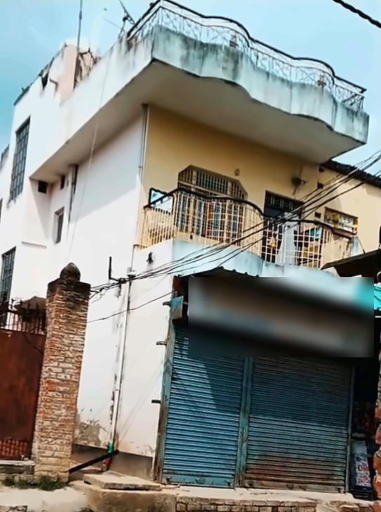 House with Shop — 660 Sq Ft, 20 Ft Road, Dubkiya Service Road, near Dubkiya Petrol Pump