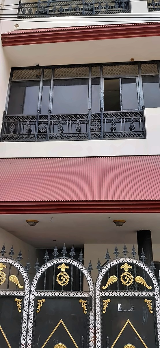 3 Bedroom House — Happy Model Road, 200 m from Bela Road