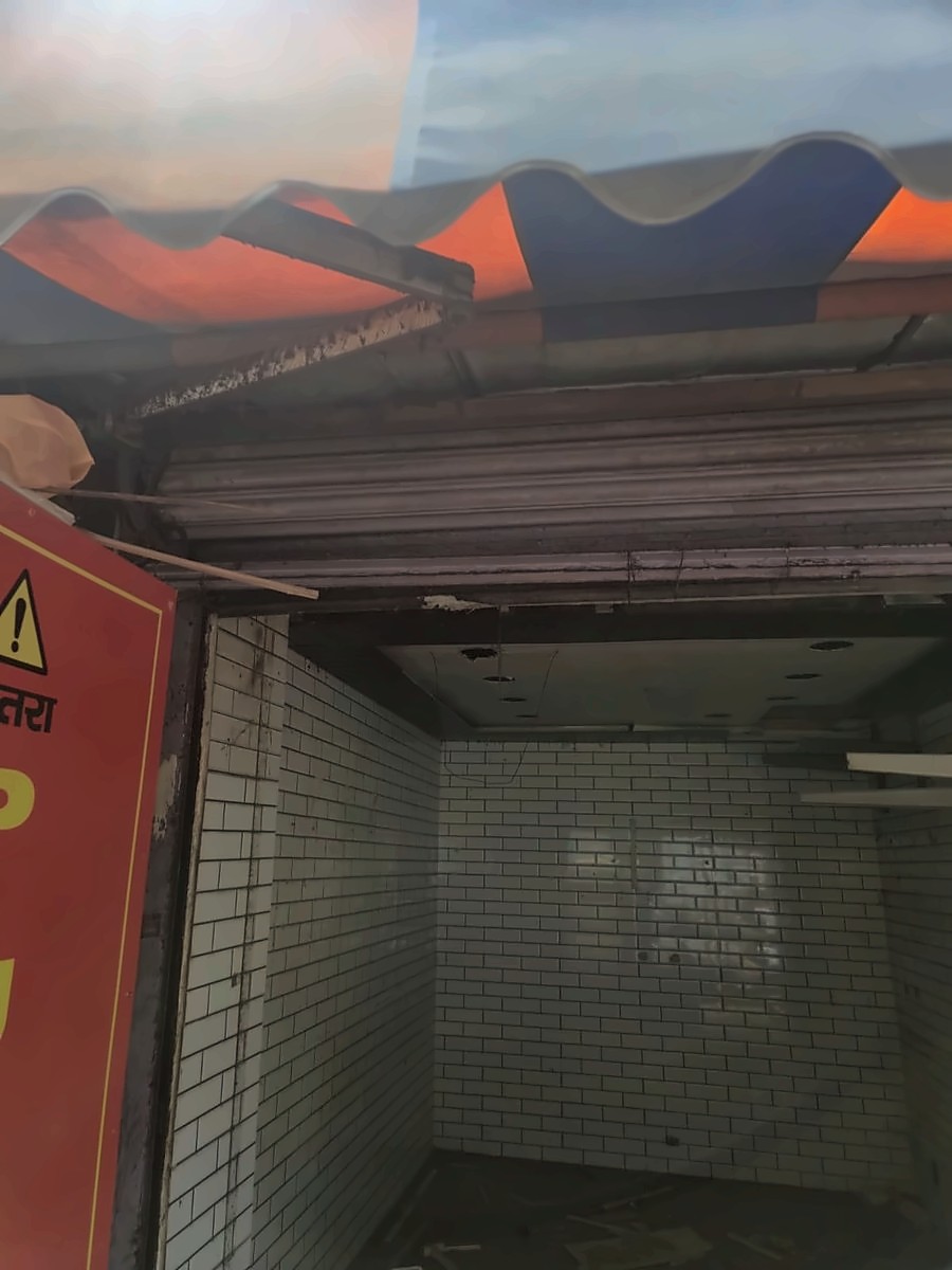 Commercial Shop — Maidagin Chauraha, Main Road — photo 2