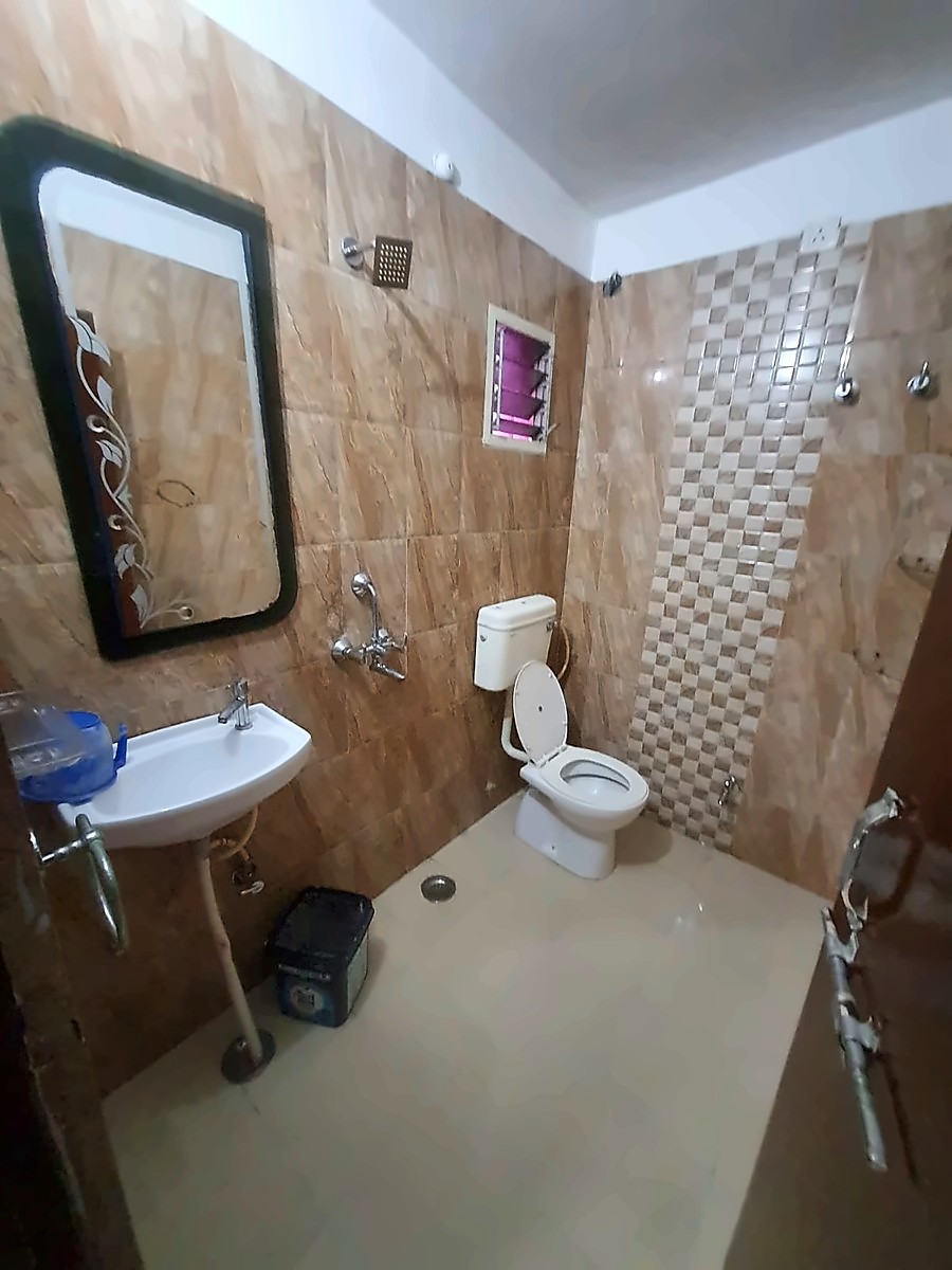 Fully Furnished 2 BHK Flat for Rent — Prem Chandra Colony, Pandeypur — photo 3