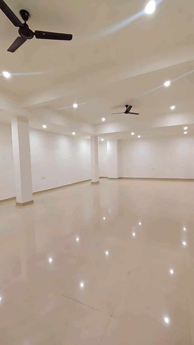 Commercial Hall for Rent — Maduadih Road, Varanasi — photo 4