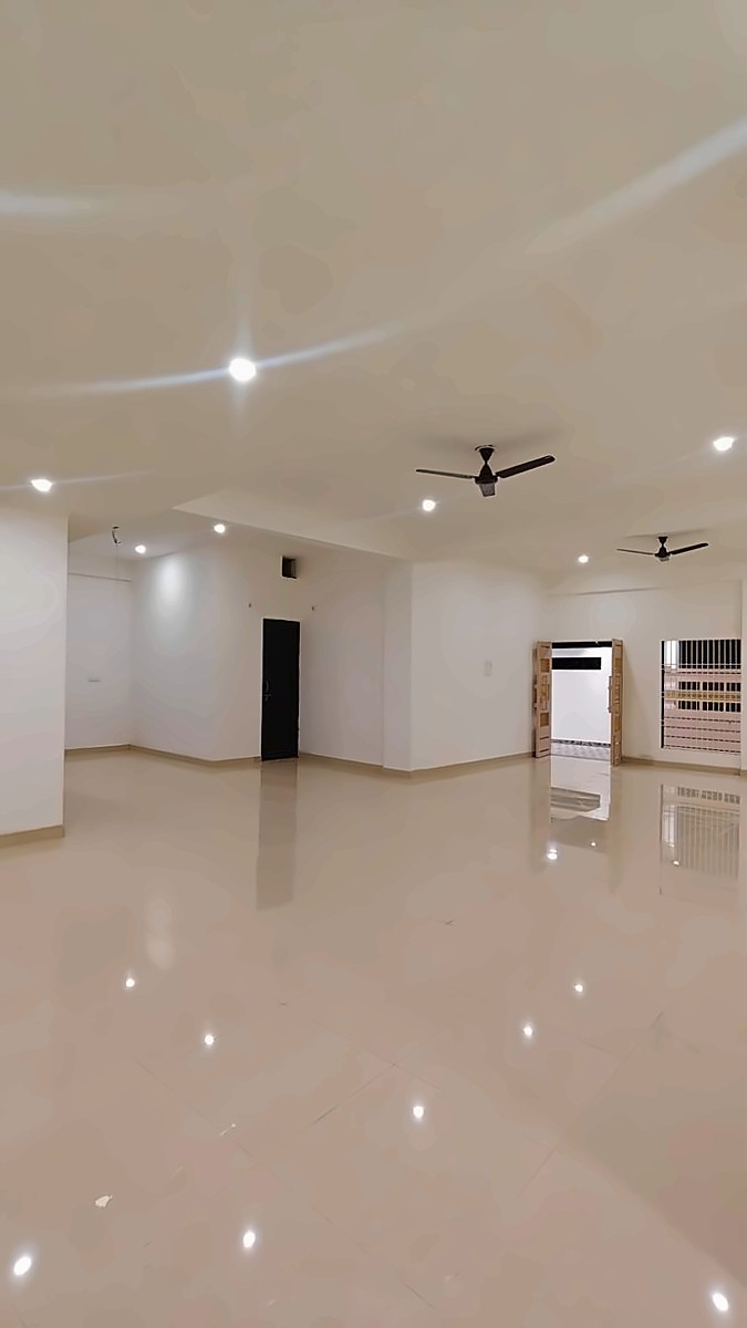 Commercial Hall for Rent — Maduadih Road, Varanasi — photo 5